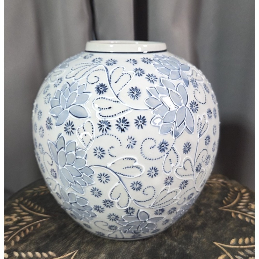 Nantucket Chinoiserie‎ Blue and White Floral Pattern Porcelain Vase